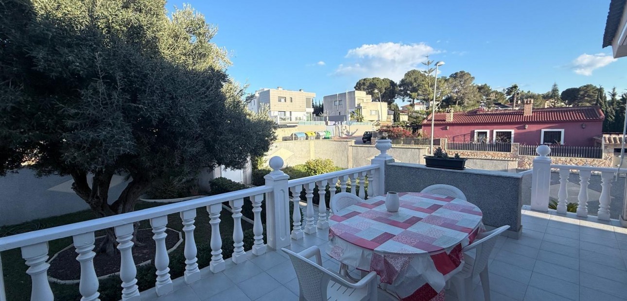 Sale - Villa -
Torrevieja - Los Balcones - Los Altos del Edén