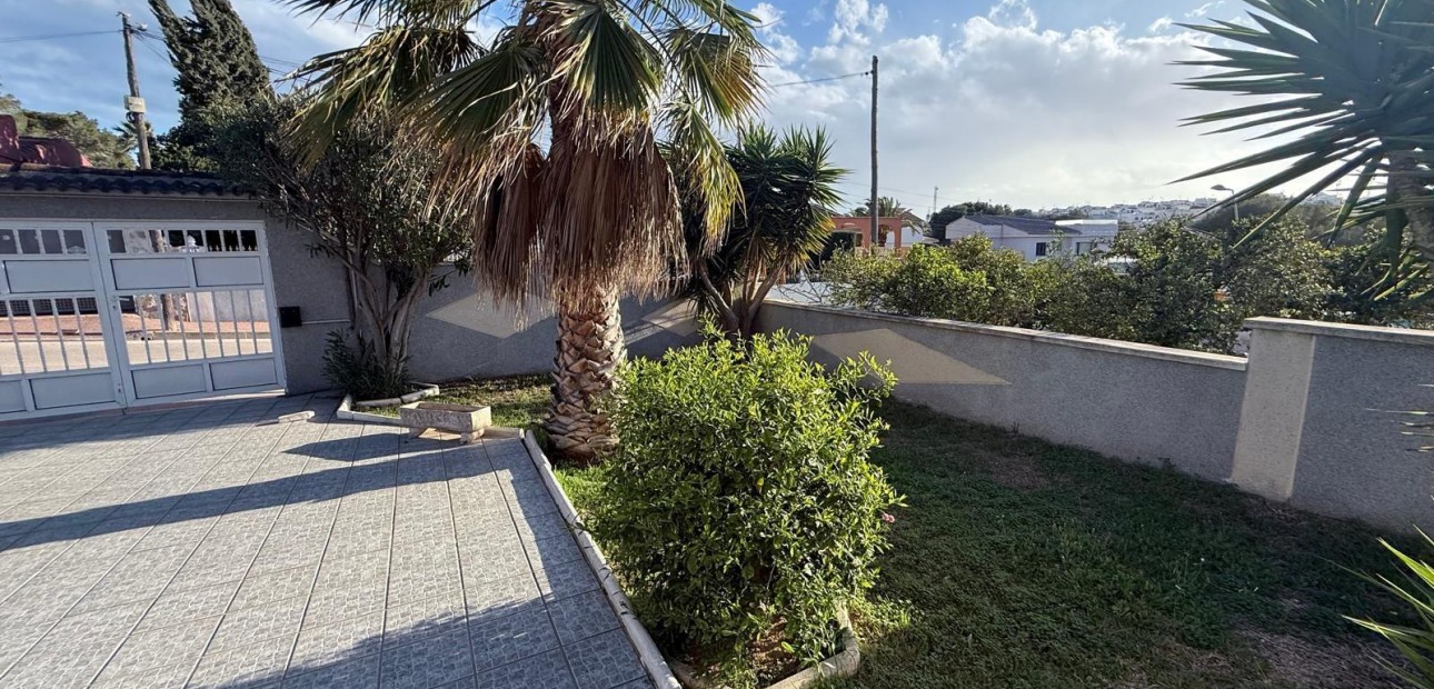 Venta - Villa -
Torrevieja - Los Balcones - Los Altos del Edén