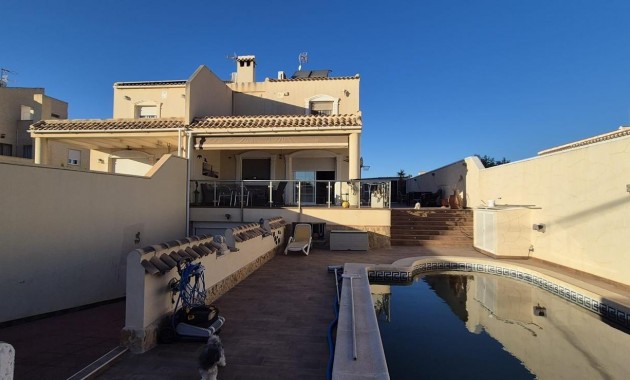 Herverkoop - Terraced house -
Torrevieja - Torreblanca