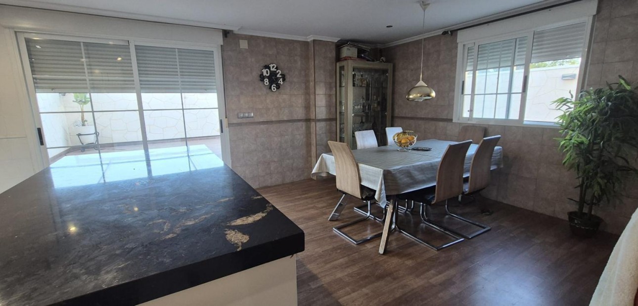 Sale - Terraced house -
Torrevieja - Torreblanca