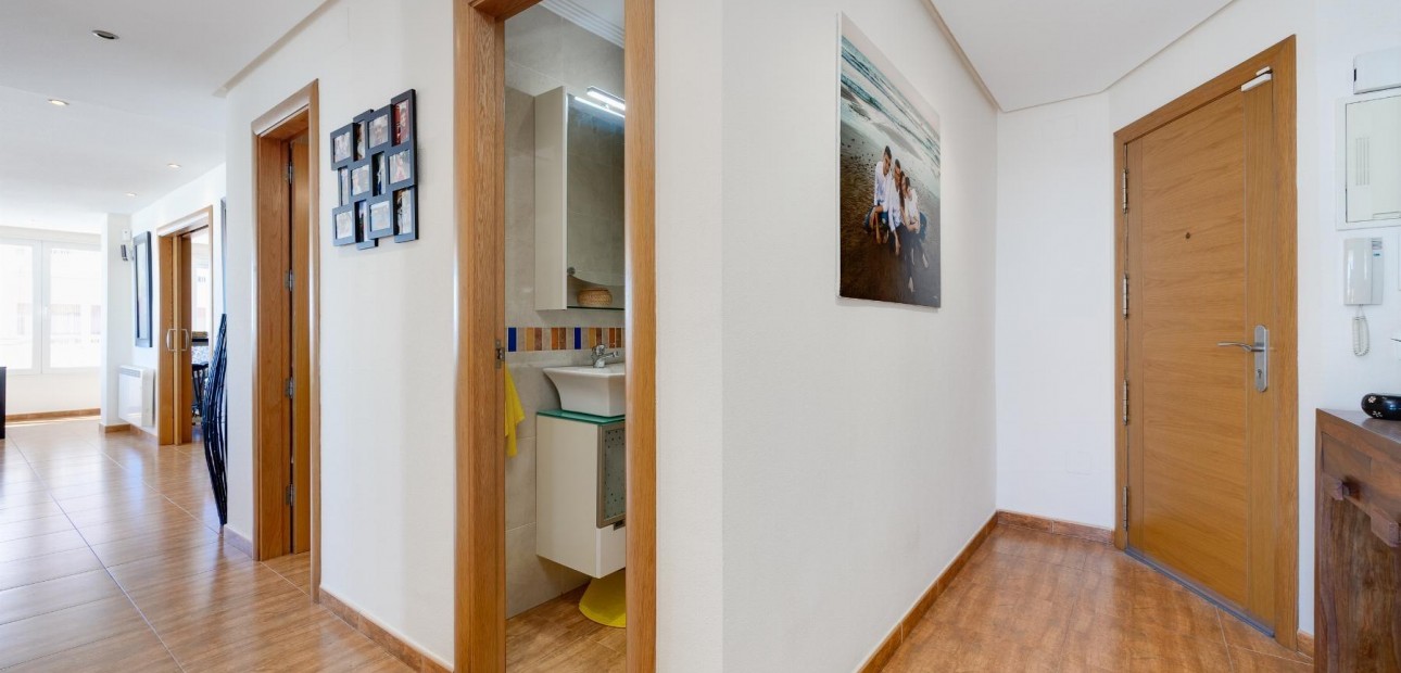 Herverkoop - Appartement / flat -
Torrevieja - torrevieja