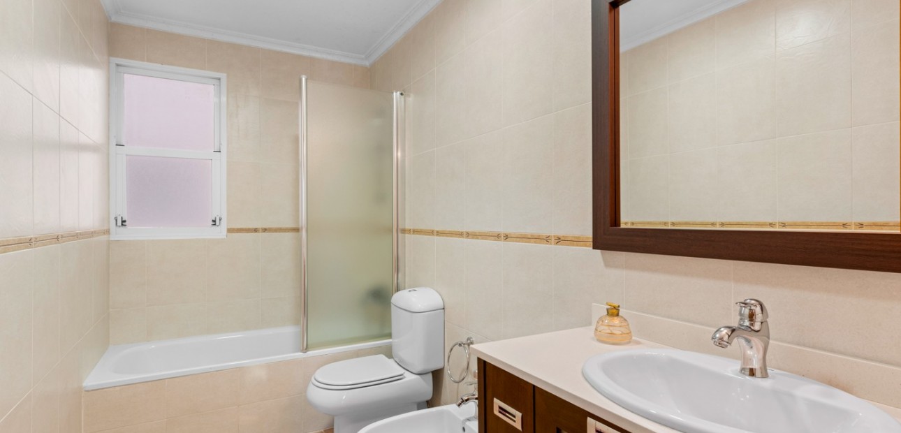 Venta - Apartamento / piso -
Torrevieja - Torrevieja - Centre