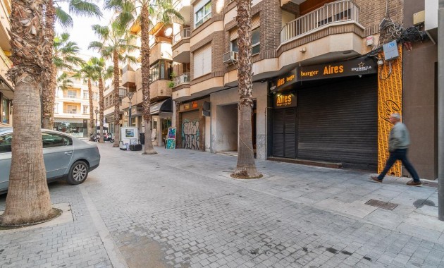 Sale - Apartment / flat -
Torrevieja - Centro