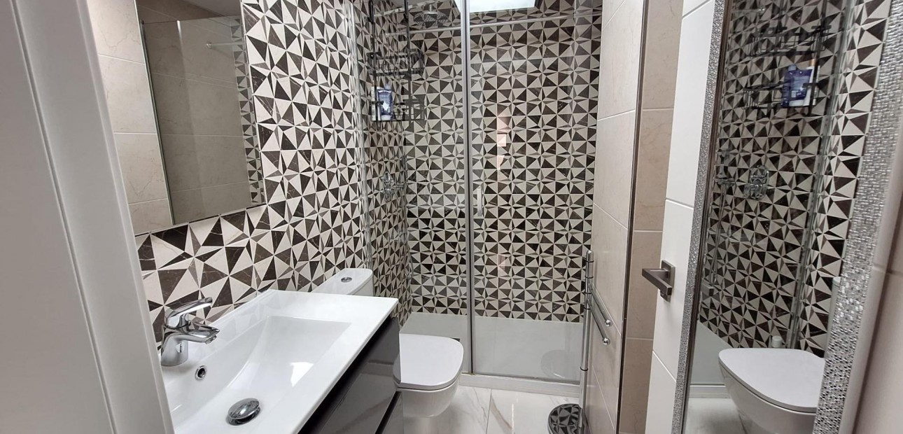 Herverkoop - Appartement / flat -
Torrevieja - torrevieja