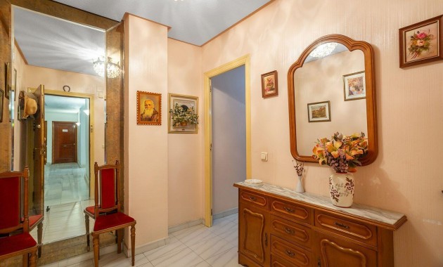 Herverkoop - Appartement / flat -
Torrevieja - torrevieja