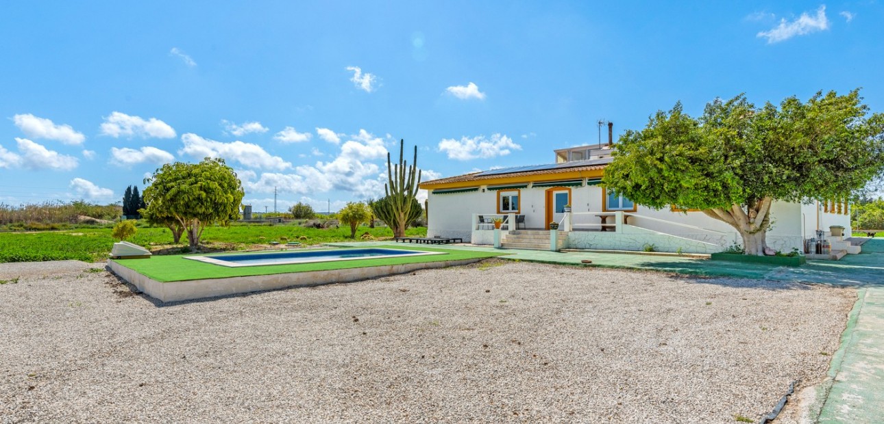 Sale - Villa -
Los Montesinos