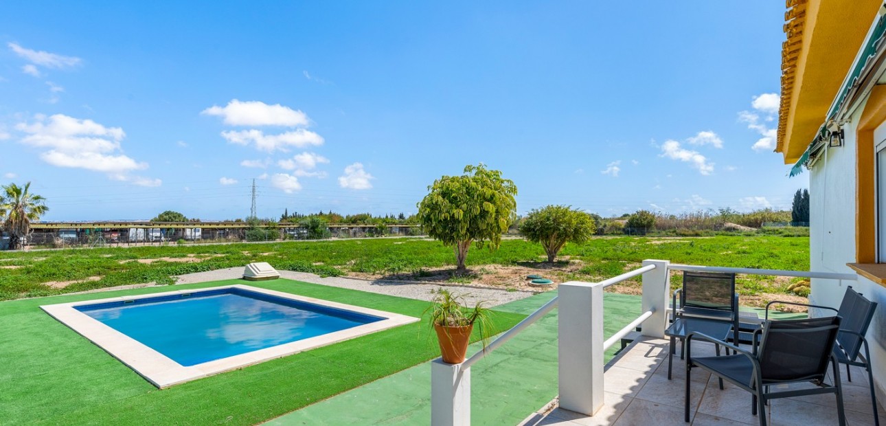 Sale - Villa -
Los Montesinos