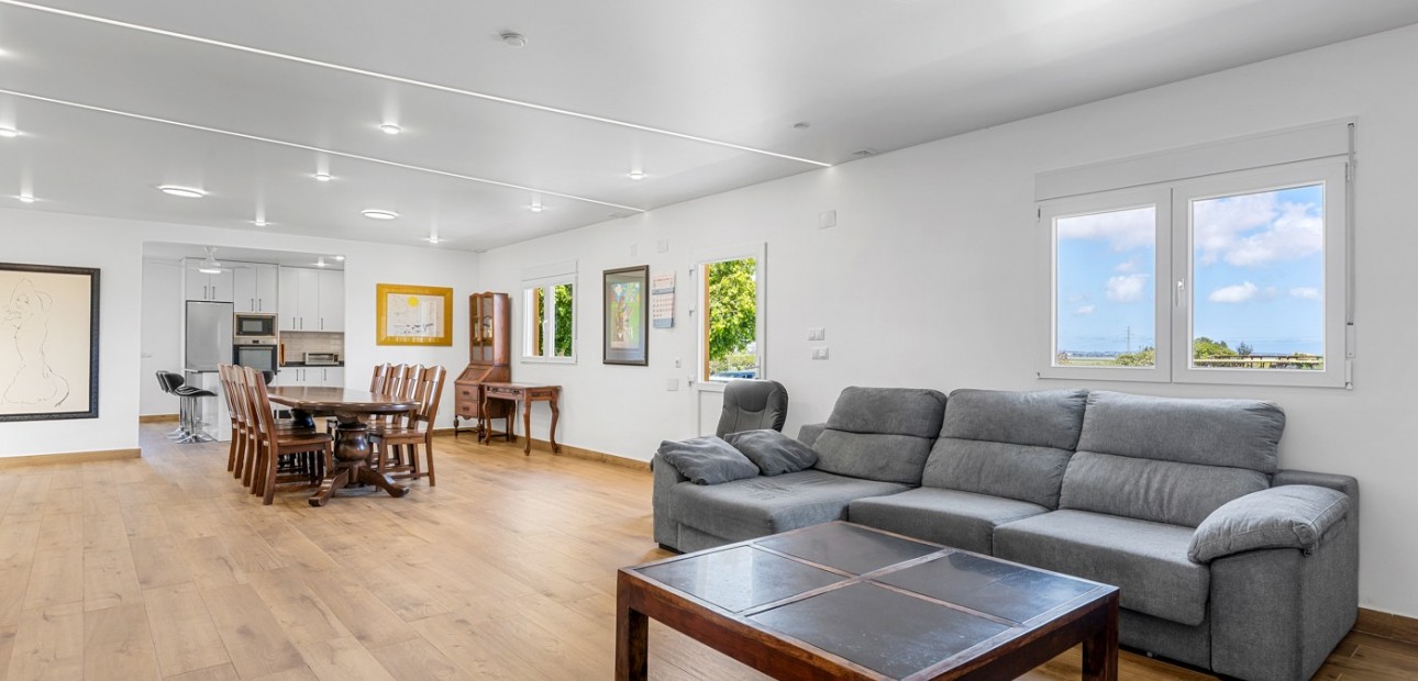 Sale - Villa -
Los Montesinos