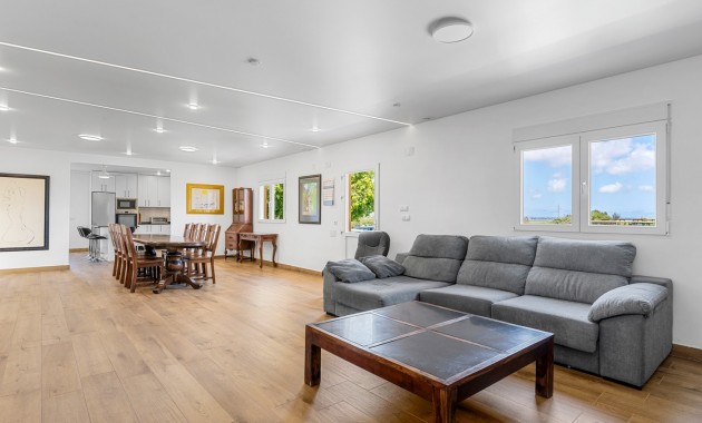 Sale - Villa -
Los Montesinos