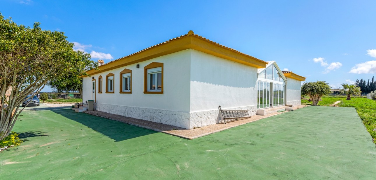 Sale - Villa -
Los Montesinos