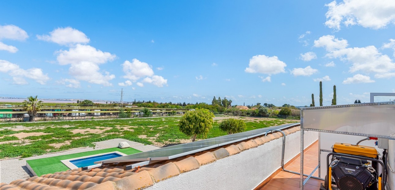 Sale - Villa -
Los Montesinos