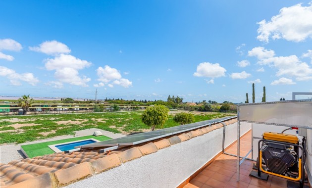 Sale - Villa -
Los Montesinos