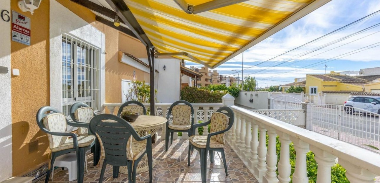 Sale - Detached Villa -
Orihuela Costa - Playa Flamenca