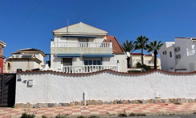 Herverkoop - Villa -
Ciudad Quesada