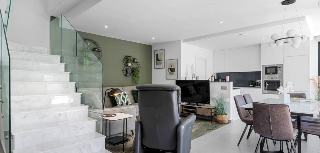 Venta - Villa -
La Finca Golf
