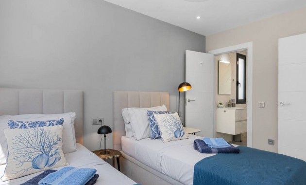 Venta - Villa -
La Finca Golf