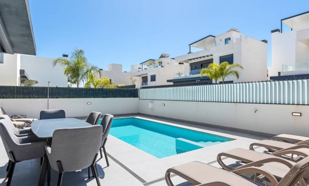 Venta - Villa -
La Finca Golf
