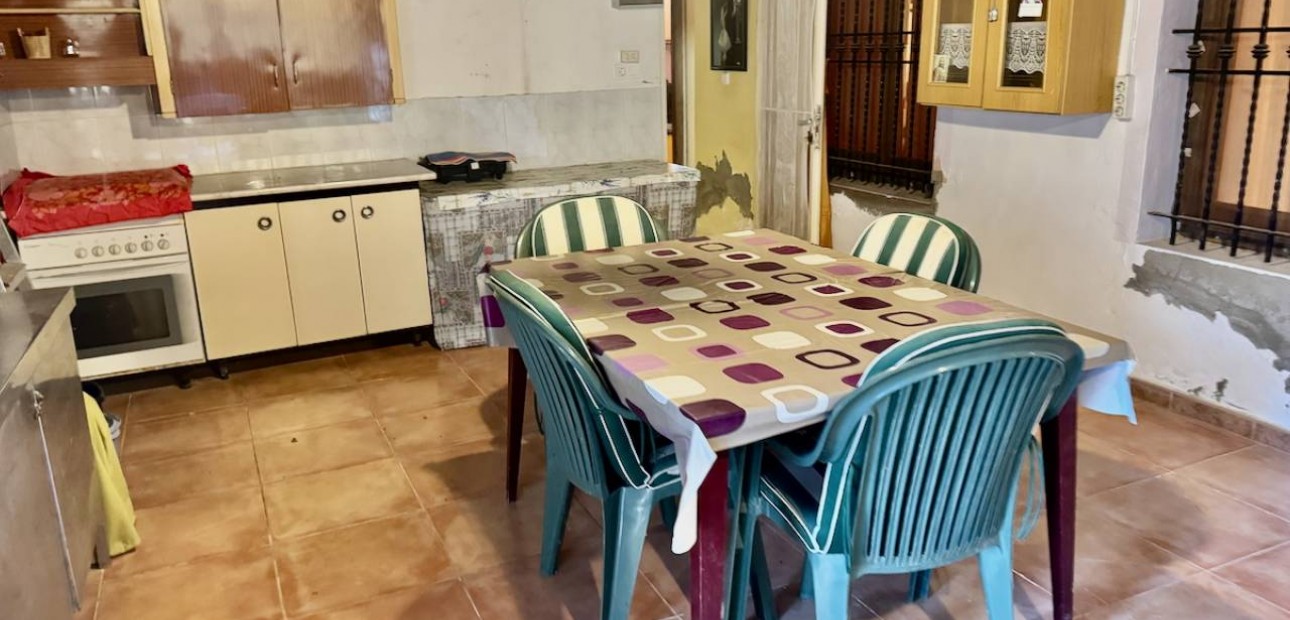 Herverkoop - Villa -
Guardamar del Segura