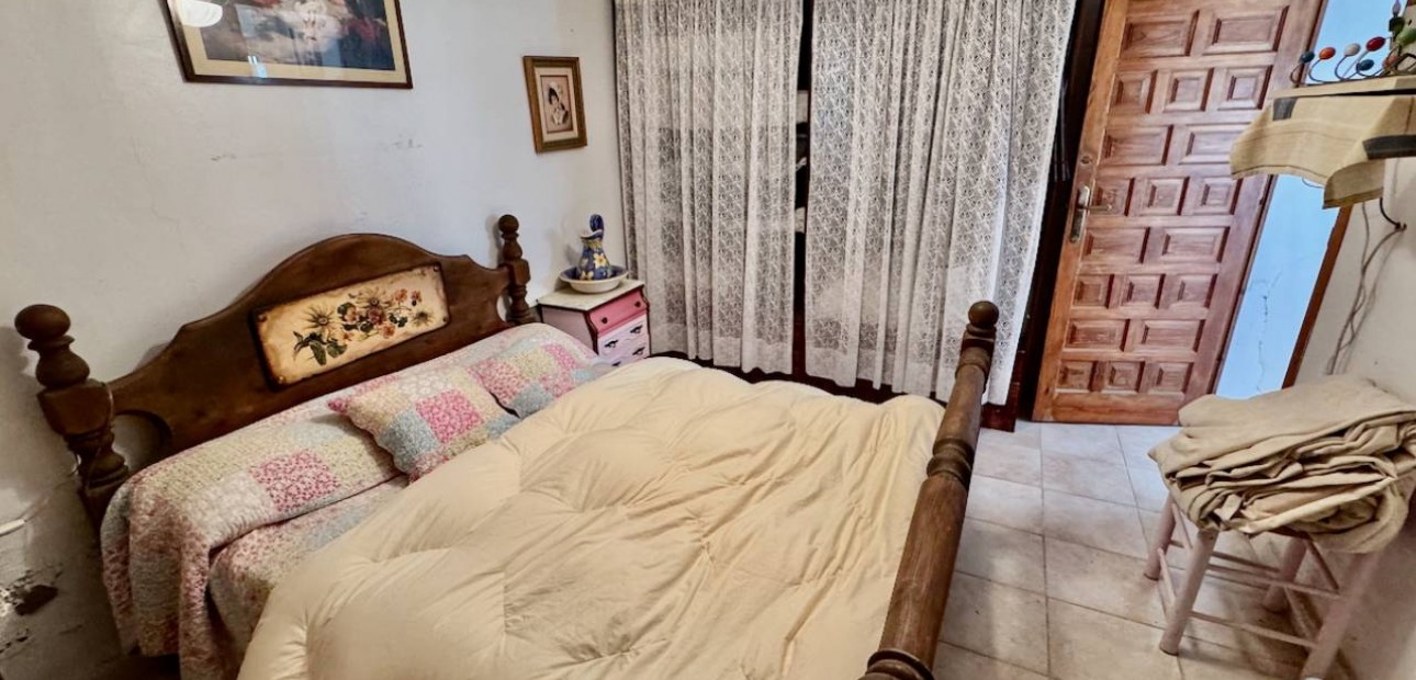 Herverkoop - Villa -
Guardamar del Segura