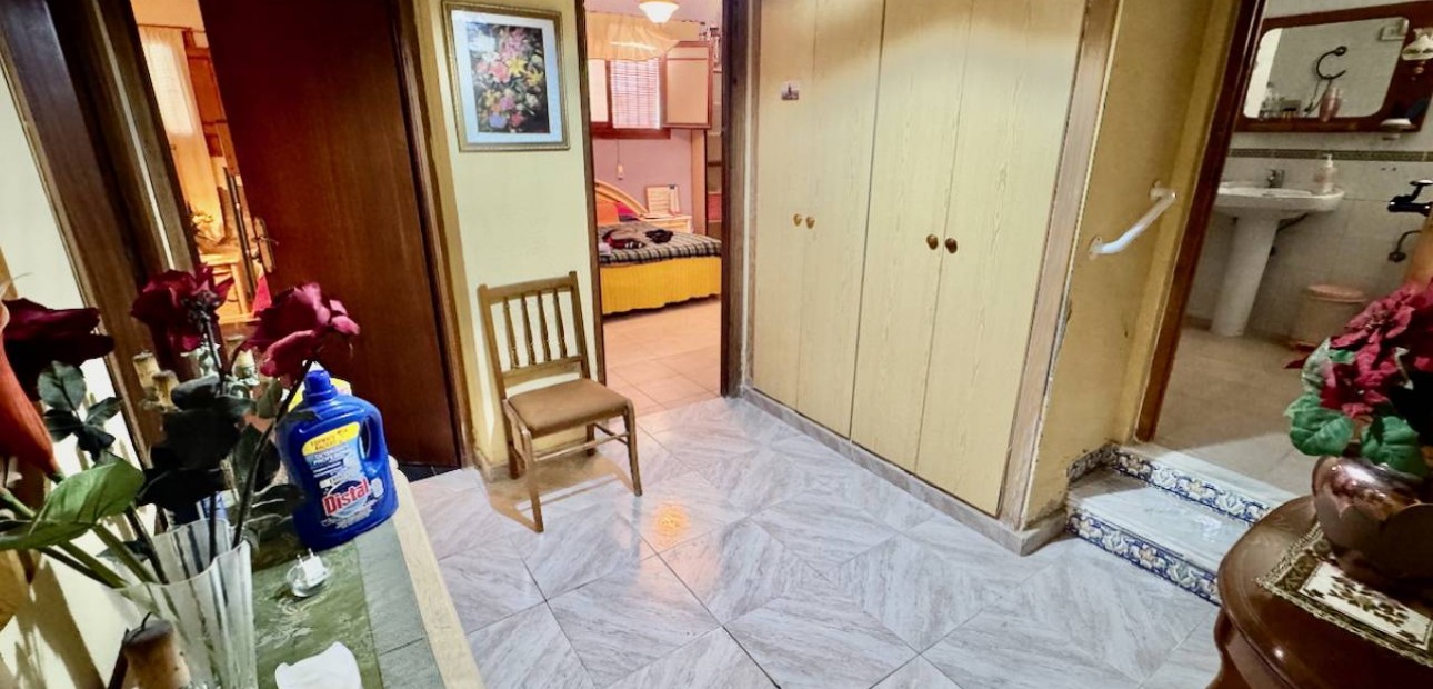 Herverkoop - Villa -
Guardamar del Segura