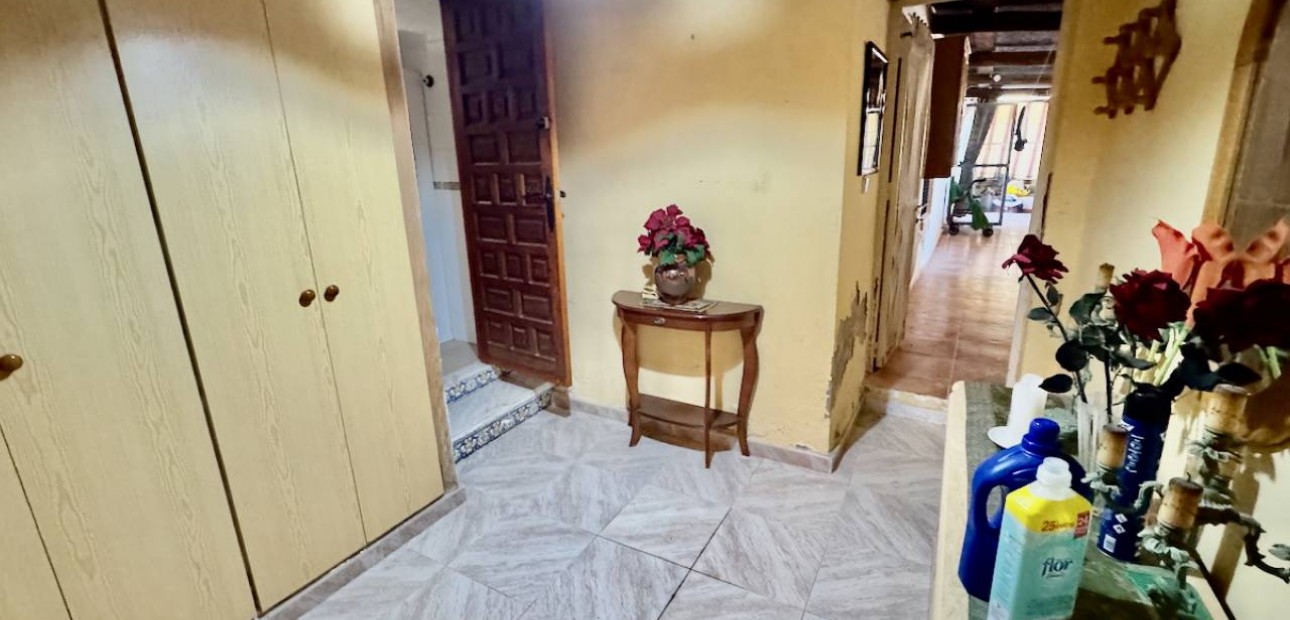 Herverkoop - Villa -
Guardamar del Segura