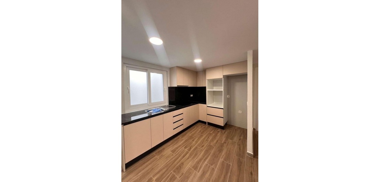 Herverkoop - Appartement / flat -
Torrevieja - torrevieja