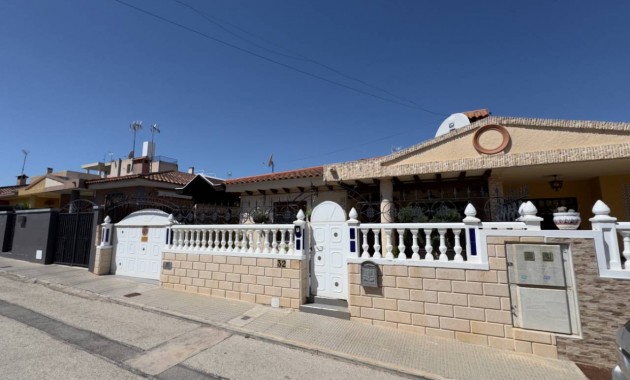 Herverkoop - Semi Detached -
Benijofar