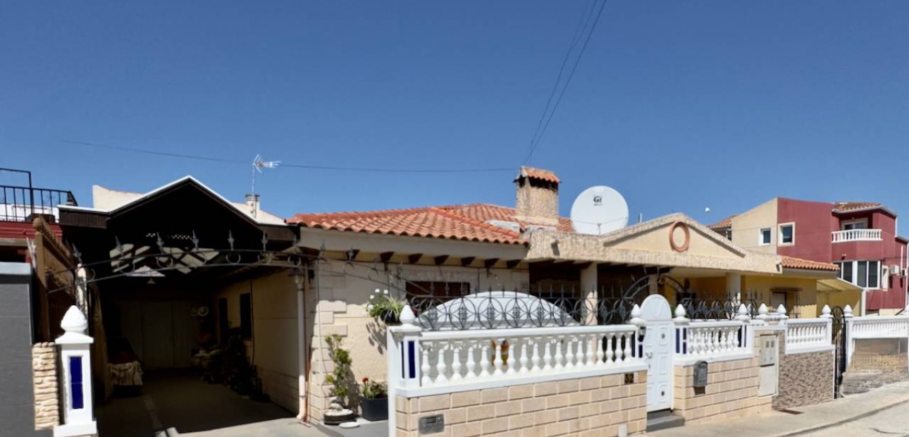 Herverkoop - Semi Detached -
Benijofar