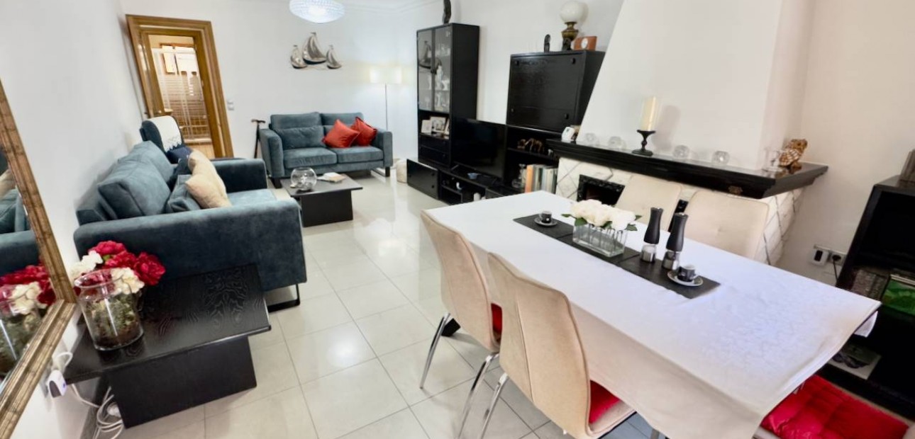 Herverkoop - Semi Detached -
Benijofar