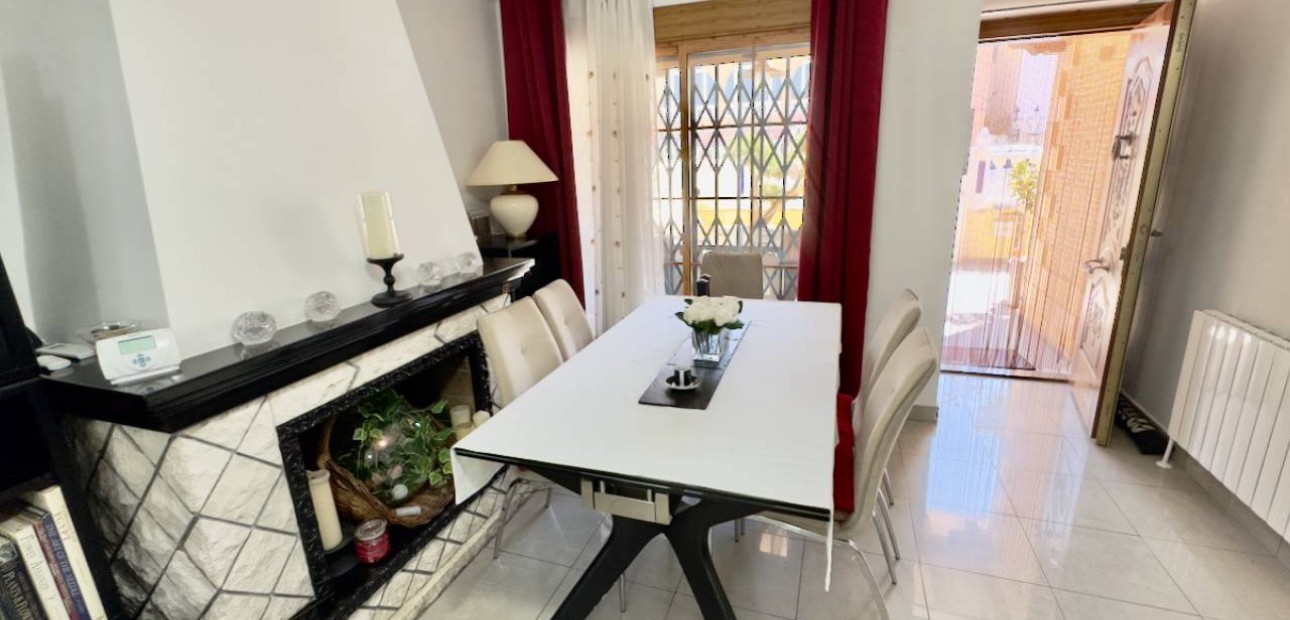 Herverkoop - Semi Detached -
Benijofar