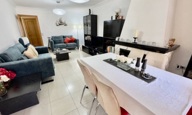 Herverkoop - Semi Detached -
Benijofar