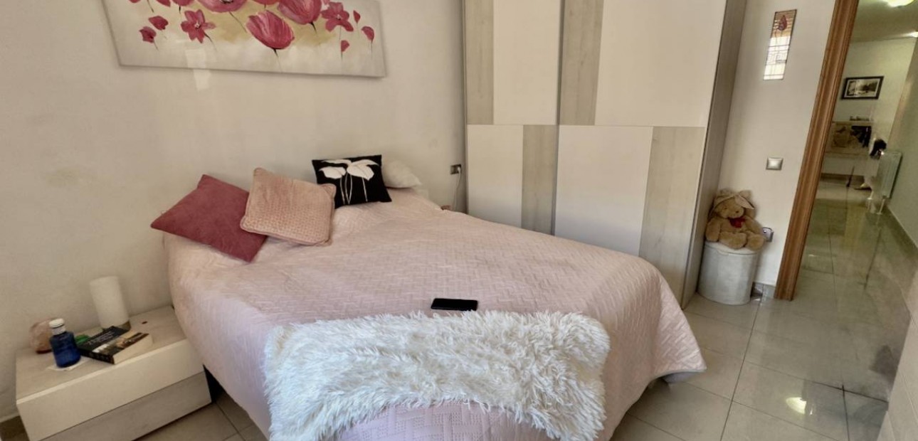 Herverkoop - Semi Detached -
Benijofar
