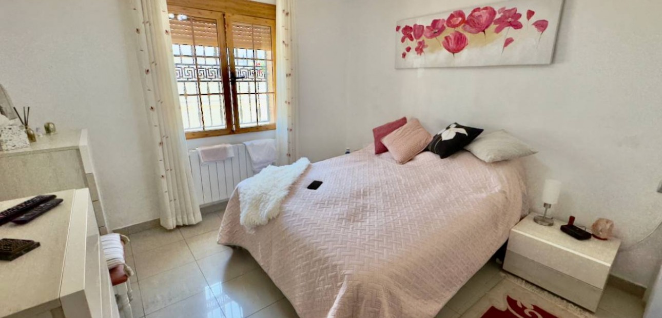 Herverkoop - Semi Detached -
Benijofar