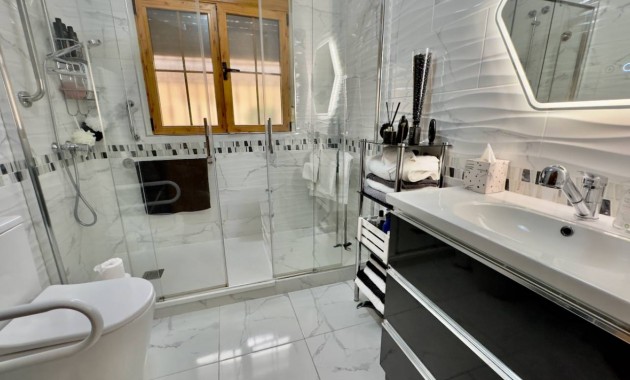 Herverkoop - Semi Detached -
Benijofar