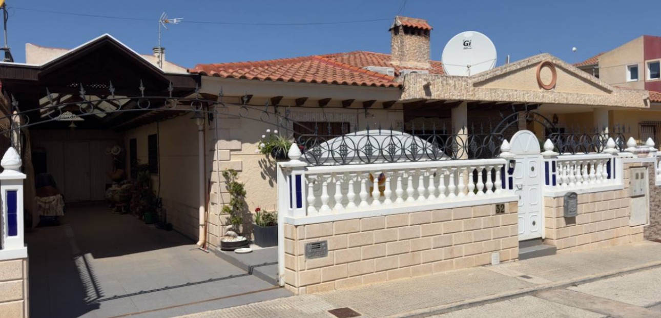 Herverkoop - Semi Detached -
Benijofar