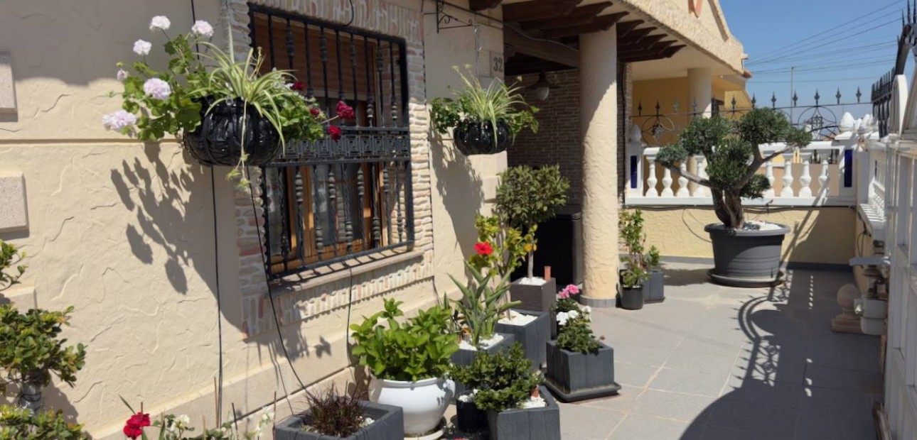 Herverkoop - Semi Detached -
Benijofar