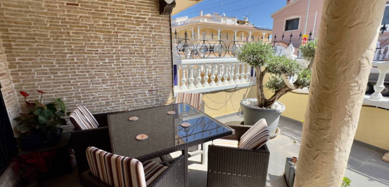Herverkoop - Semi Detached -
Benijofar