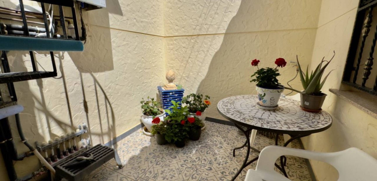 Herverkoop - Semi Detached -
Benijofar