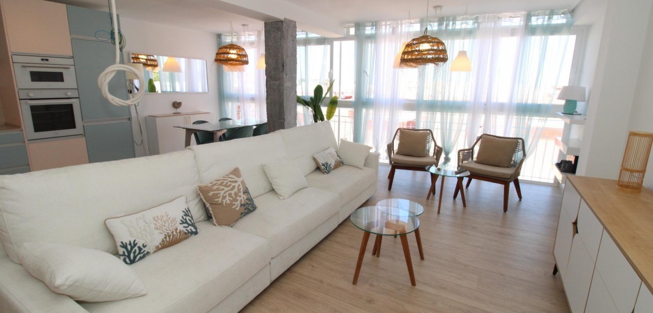 Herverkoop - Penthouse -
Lo Pagan - LA PUNTICA