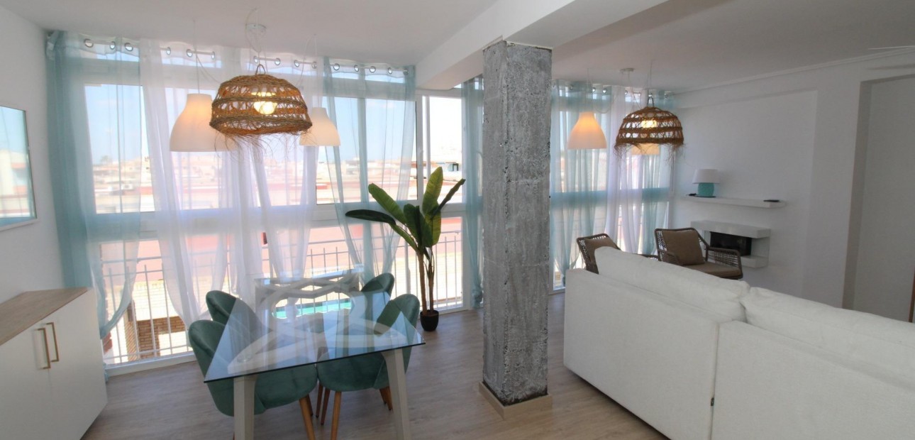 Herverkoop - Penthouse -
Lo Pagan - LA PUNTICA