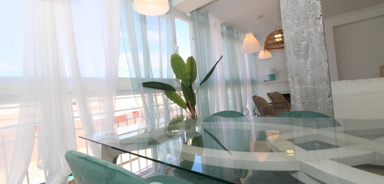 Herverkoop - Penthouse -
Lo Pagan - LA PUNTICA