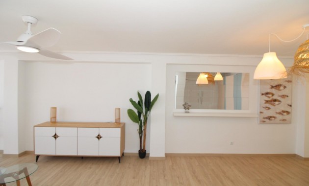 Herverkoop - Penthouse -
Lo Pagan - LA PUNTICA