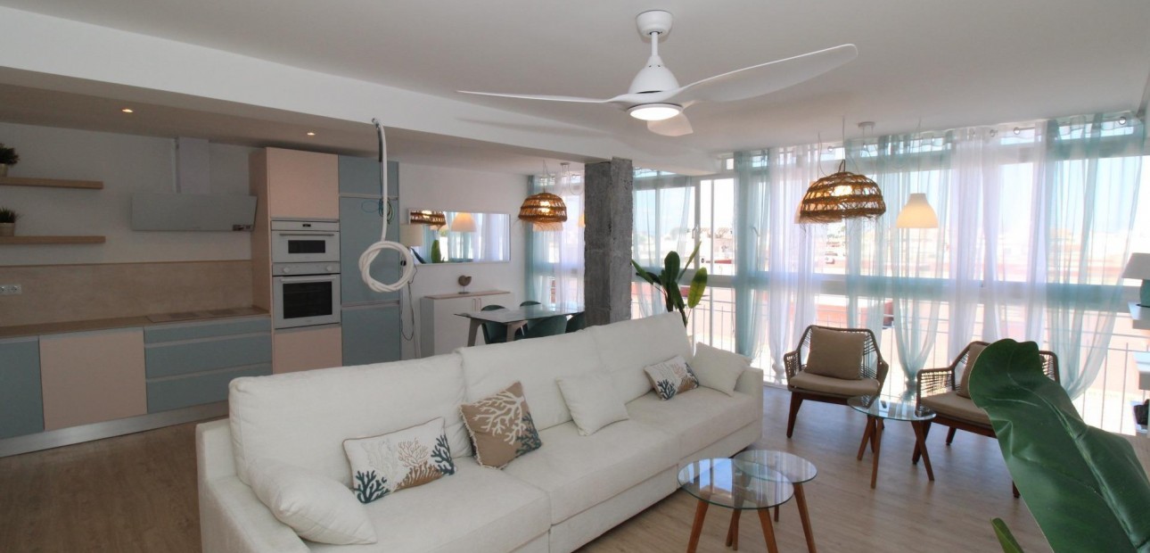 Herverkoop - Penthouse -
Lo Pagan - LA PUNTICA