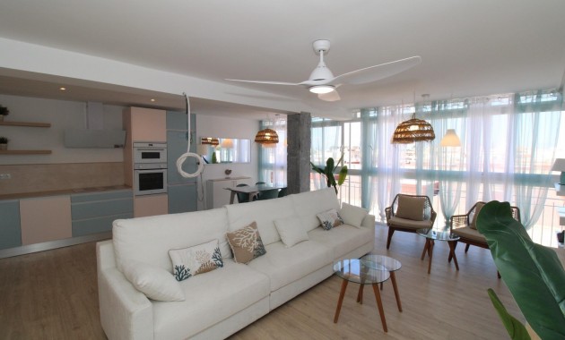 Herverkoop - Penthouse -
Lo Pagan - LA PUNTICA