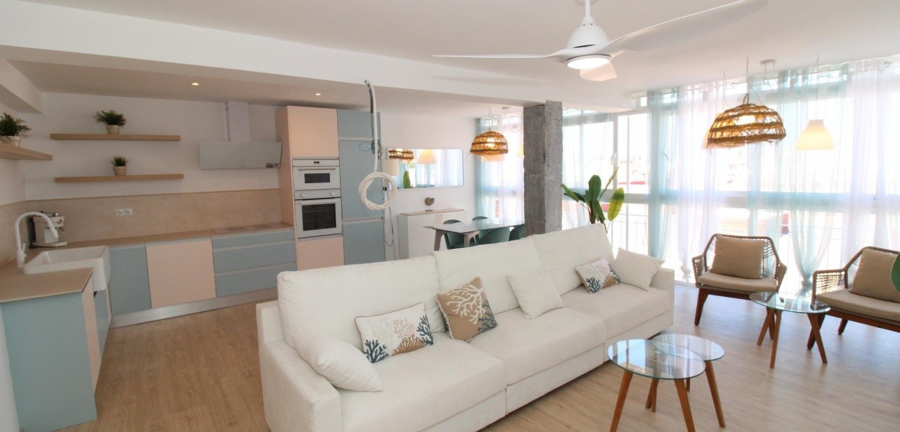 Herverkoop - Penthouse -
Lo Pagan - LA PUNTICA