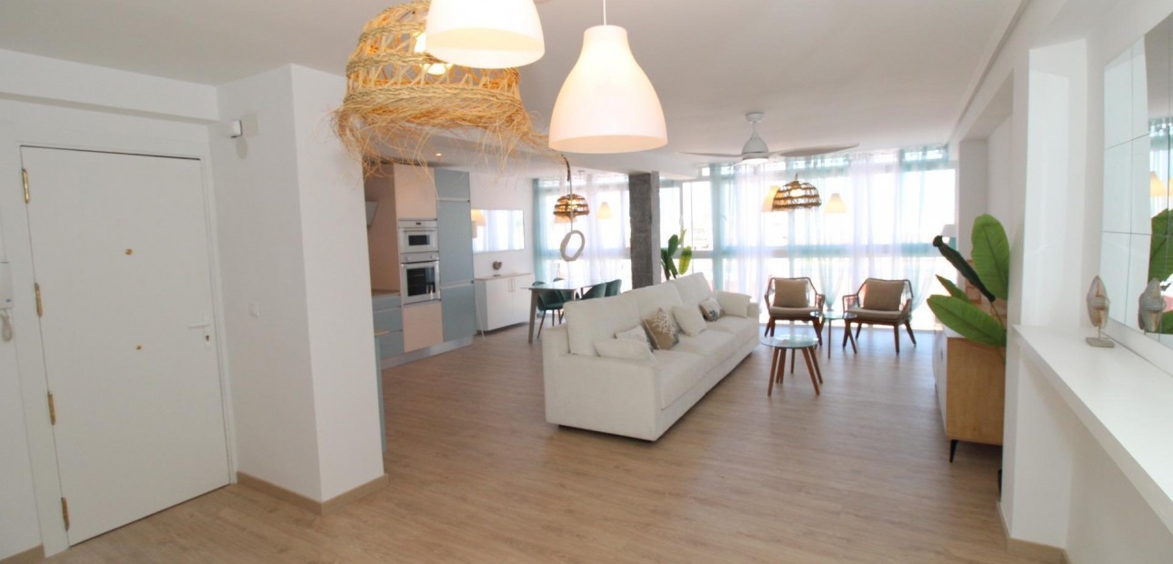 Herverkoop - Penthouse -
Lo Pagan - LA PUNTICA