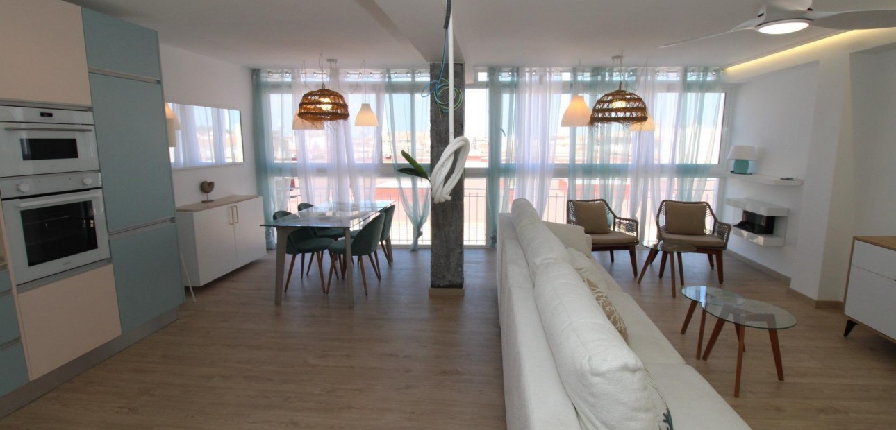 Herverkoop - Penthouse -
Lo Pagan - LA PUNTICA