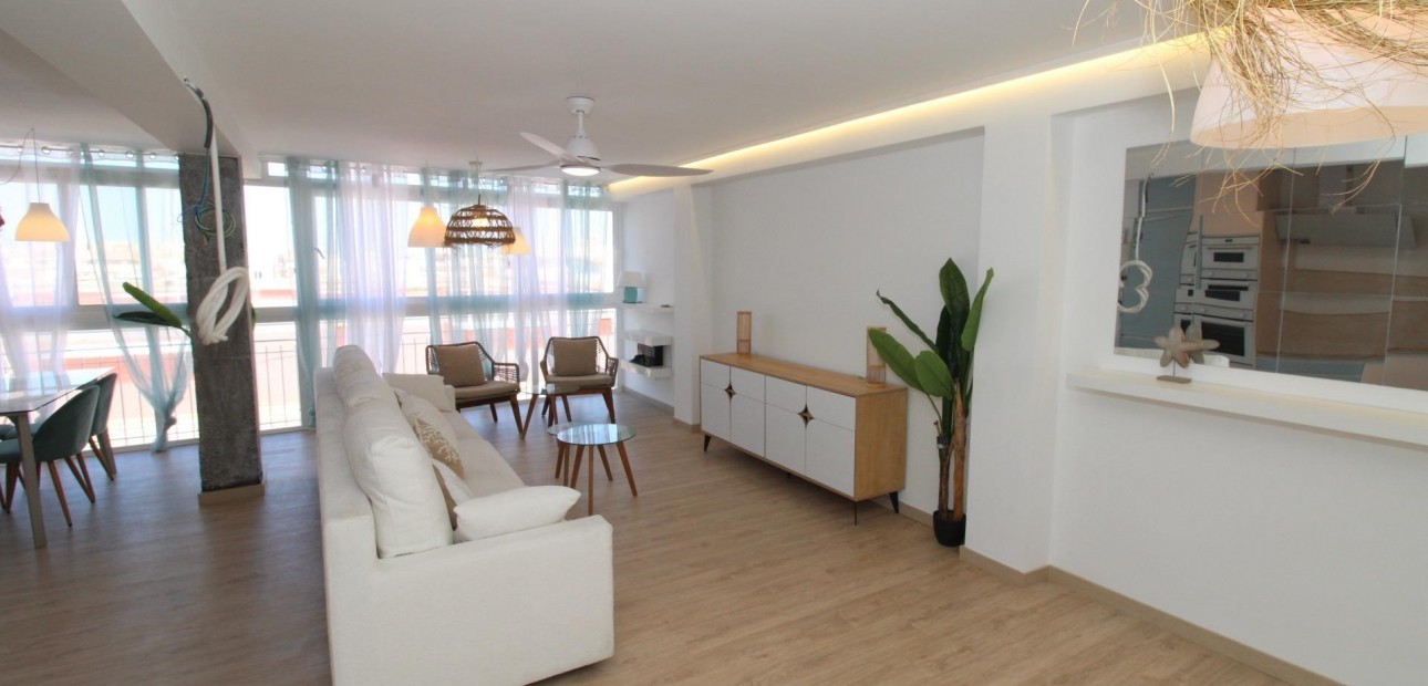 Herverkoop - Penthouse -
Lo Pagan - LA PUNTICA
