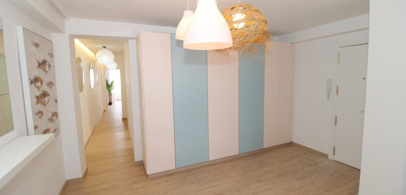 Herverkoop - Penthouse -
Lo Pagan - LA PUNTICA