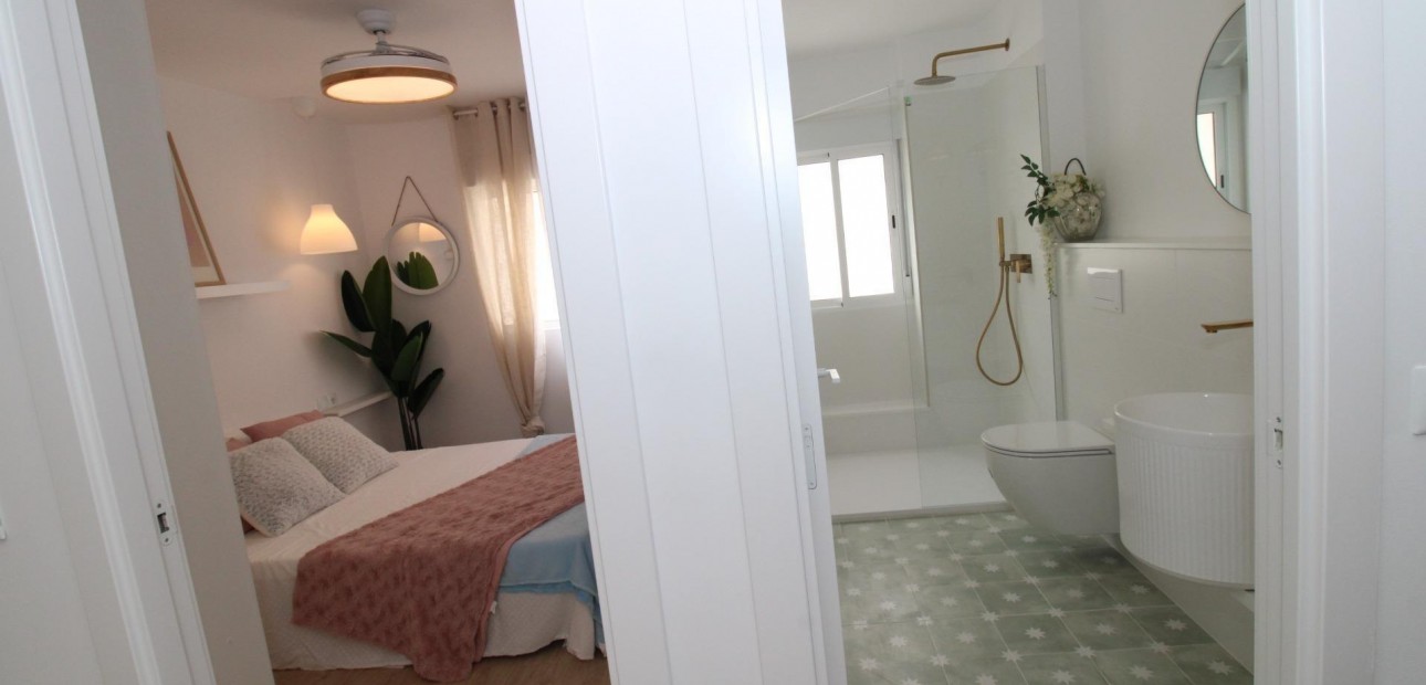 Herverkoop - Penthouse -
Lo Pagan - LA PUNTICA